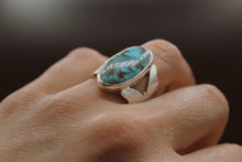 Load image into Gallery viewer, Butterfly Turquoise - Sz 6.25
